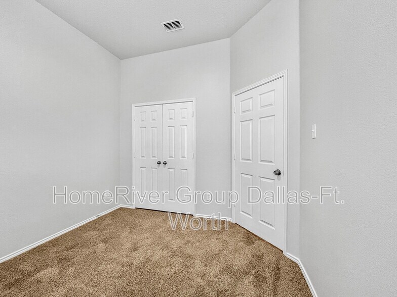 Building Photo - 3318 Lochwood Dr