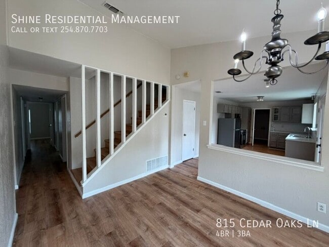Building Photo - 815 Cedar Oaks Ln