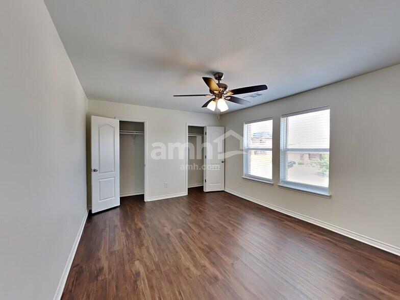 Building Photo - 1339 Flagstone St