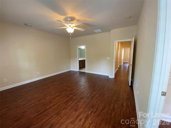 Building Photo - 9916 Evergreen Terrace Drive