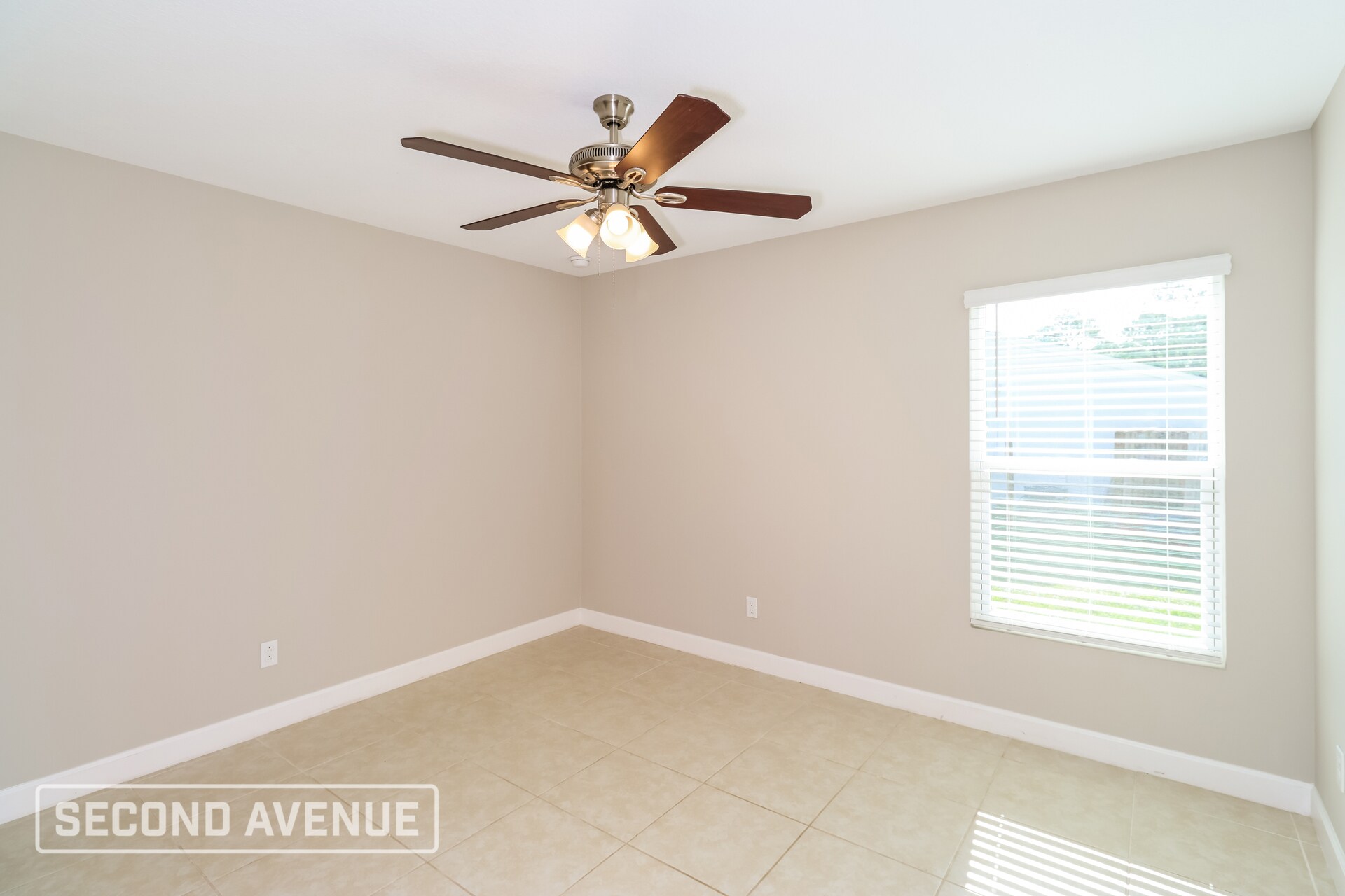 Building Photo - 1222 Alcazar St SE