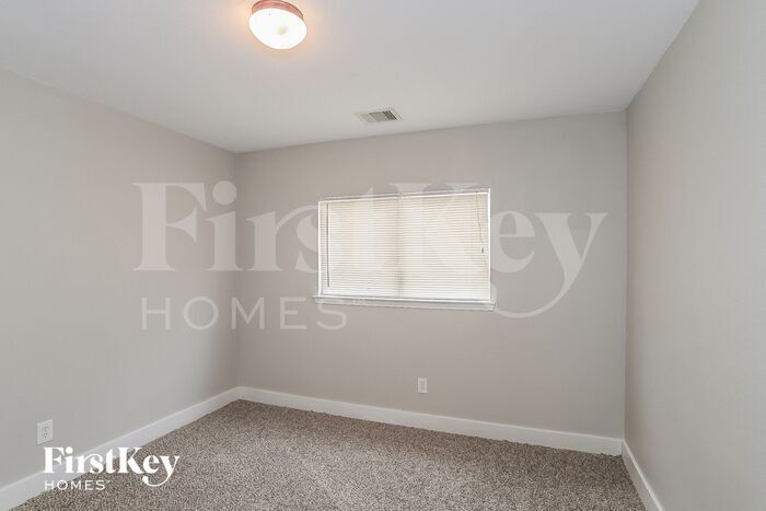 Building Photo - 19308 Stars Hollow Dr