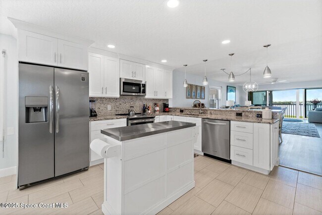 Building Photo - 3609 S Banana River Blvd