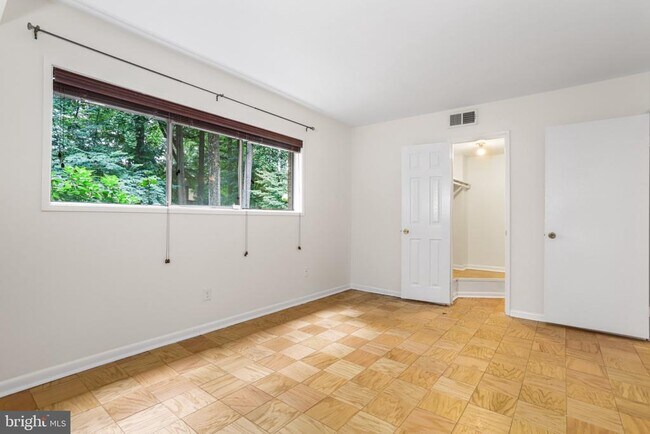 Building Photo - 4917 Americana Dr