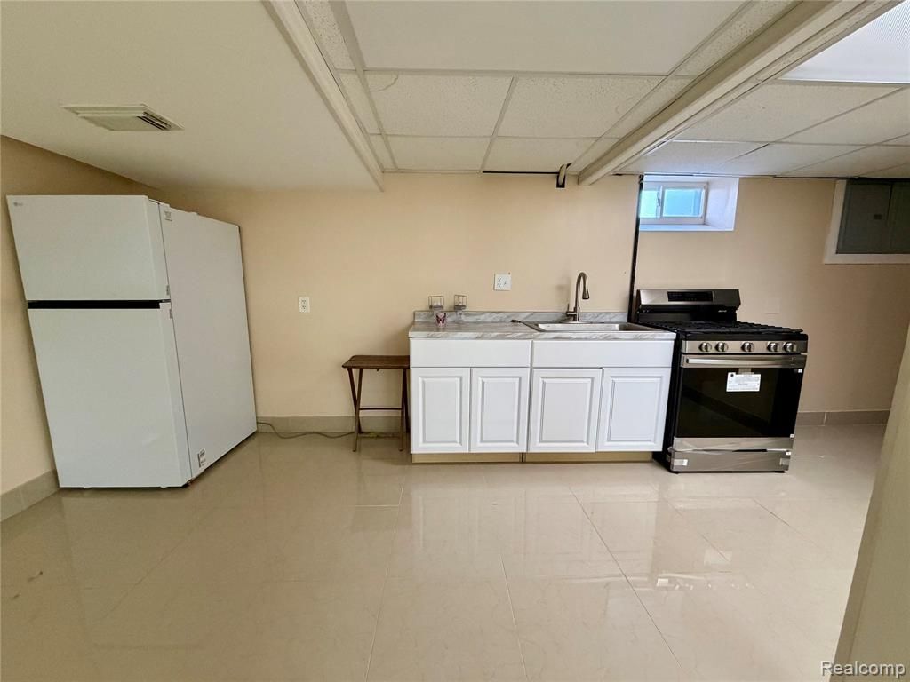 Building Photo - 6120 Middlesex St