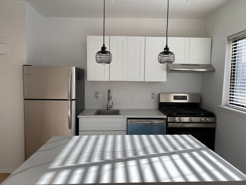 Building Photo - 2249 37th St