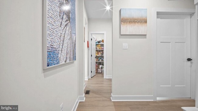 Building Photo - 8031 International Dr