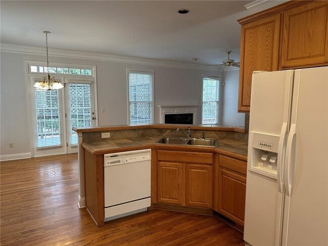 Building Photo - 1296 Dunwoody Cove