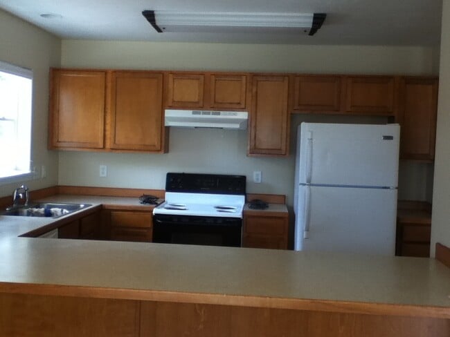 Building Photo - 4 Bedroom 2 Bathroom House - Close to MSU Campus