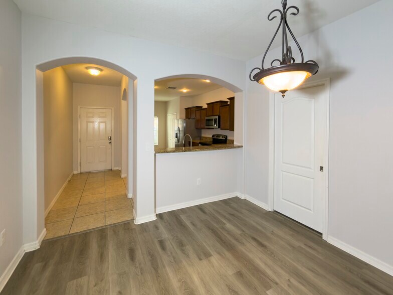 Building Photo - 4046 Mountain Chestnut Way