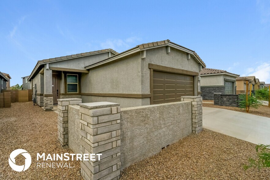 Building Photo - 10707 W Dickerson Dr