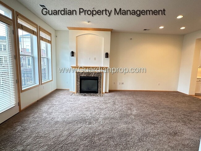 Building Photo - St Louis Park Town Home, Updated Kitchen, 2 Car Heated Garage, Walk Out Patio, Fireplace, W/D.
