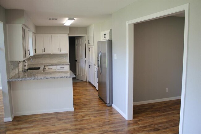 Building Photo - 10031 Haddington Dr