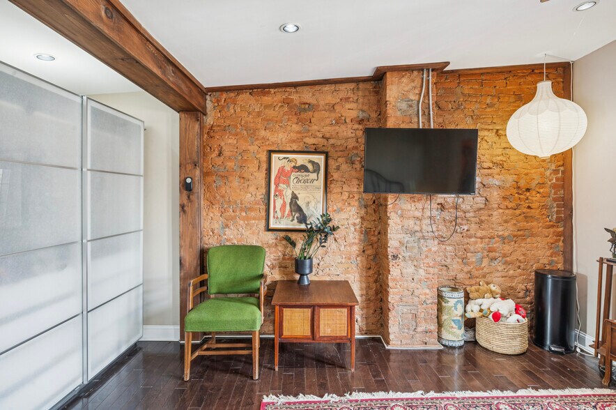 Building Photo - 2034 E Huntingdon St