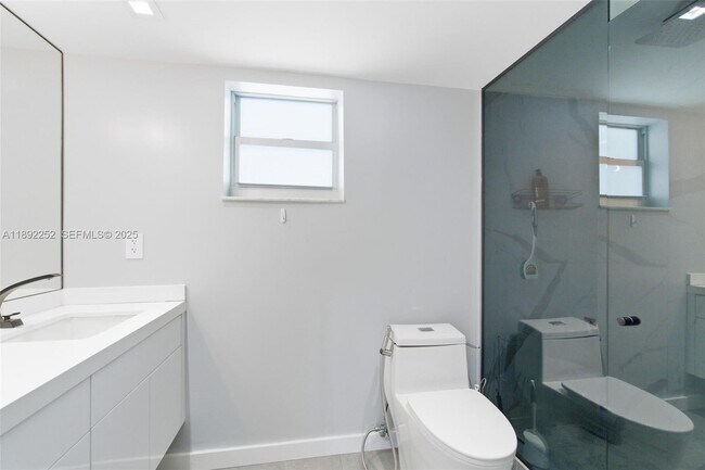 Building Photo - 1428 Euclid Ave