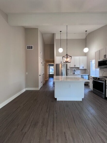 Building Photo - 2455 American River Dr