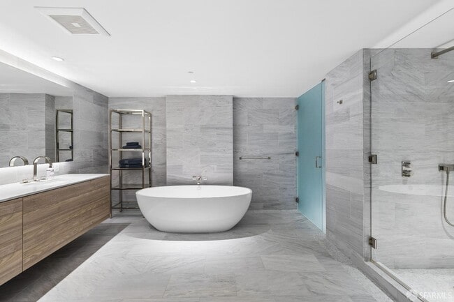 Building Photo - 2121 Webster St