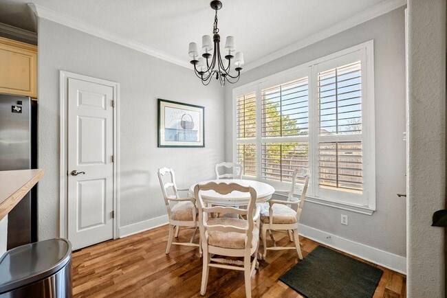 Building Photo - 11 Elmwood Cir