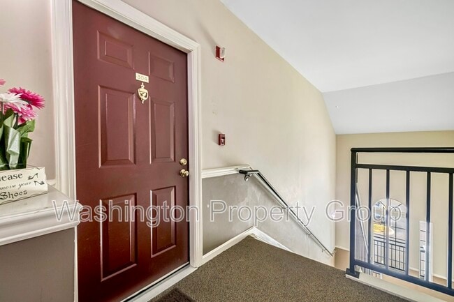 Building Photo - 4144 Fountainside Ln