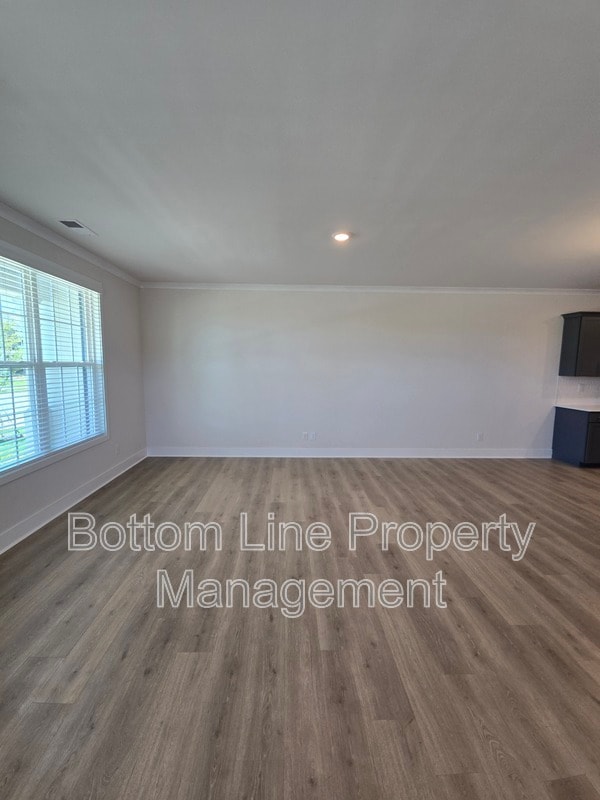 Building Photo - 2000 Harlequin Dr