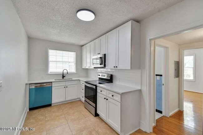 Building Photo - 3658 Herschel St