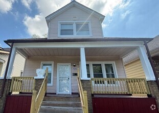 Building Photo - Renovated 3-Bedroom Home – We Welcome Sect...