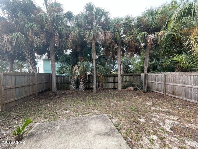 Building Photo - 8201 Sunset Ave