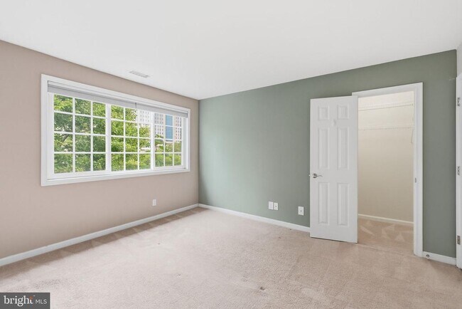 Building Photo - 1513 N Van Dorn St