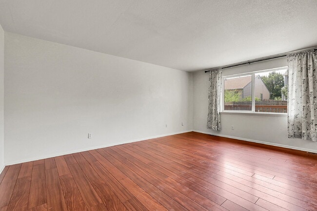 Building Photo - $2,650.00 - 4 Bedrooms, 2.5 Bathrooms, Sin...