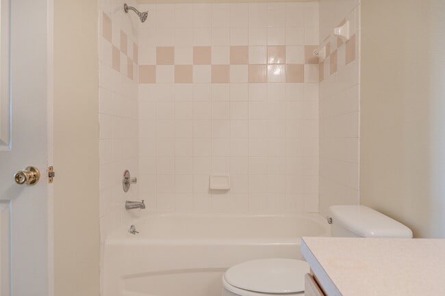 Building Photo - 6596 Swissco Dr