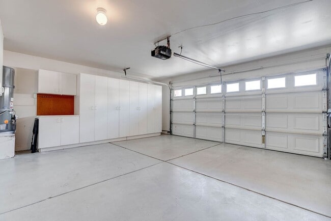 Building Photo - 3238 Brookfield Dr