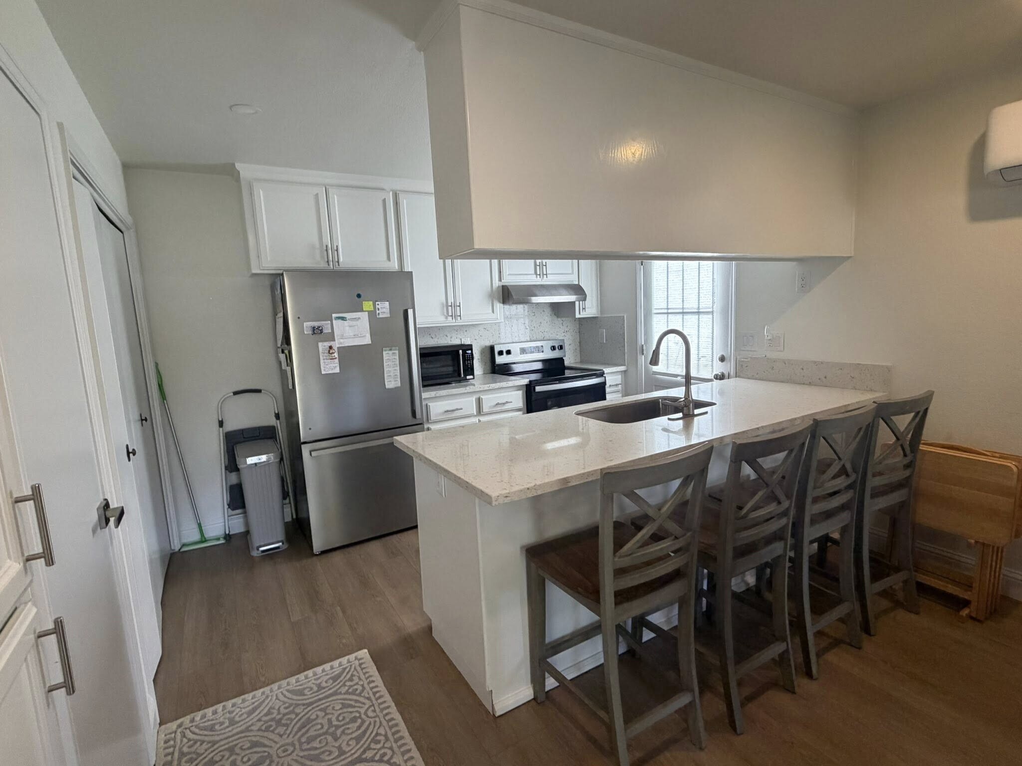 Building Photo - 1444 E Canal Dr