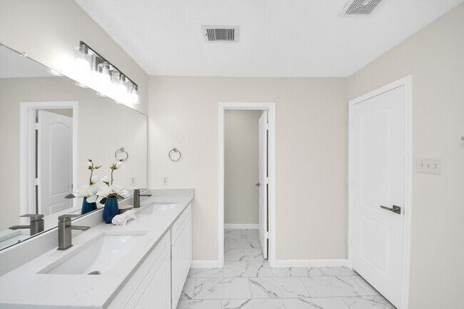 Building Photo - 21318 Pine Monte Ridge Ln