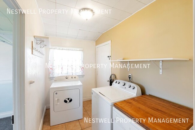 Building Photo - 1497 E 900 N