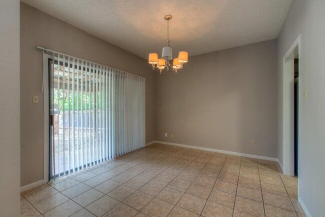 Building Photo - 1710 Woodwind Ln
