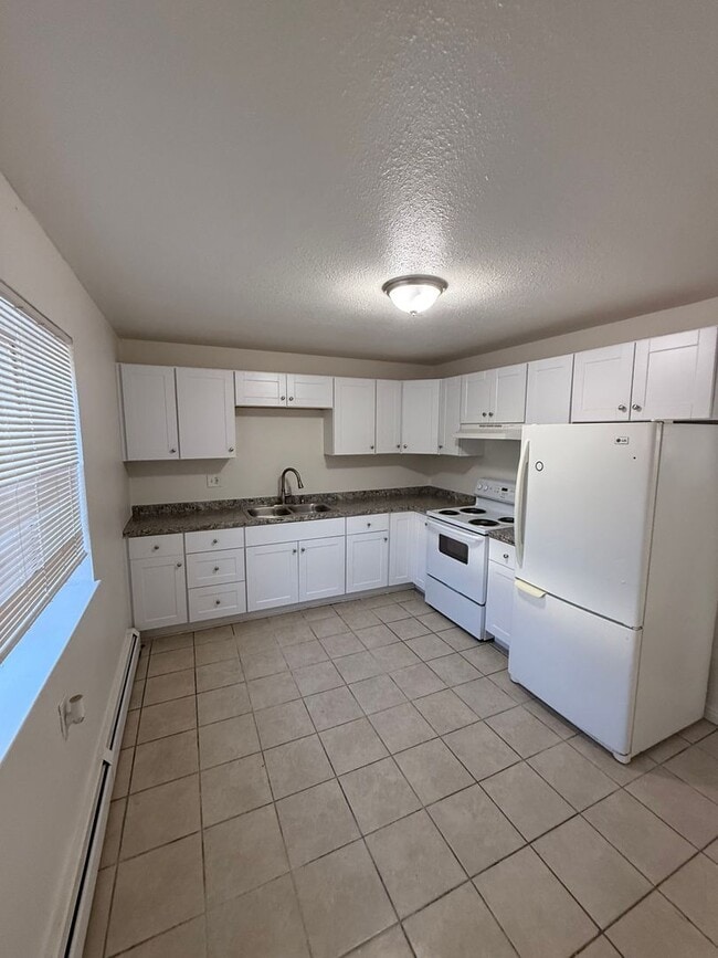 Building Photo - 3 bedroom Now Available in Anschutz Medica...