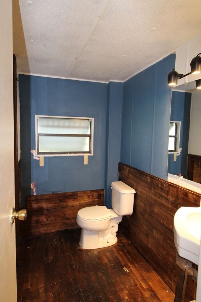 Building Photo - 8433 Pin Oak Rd