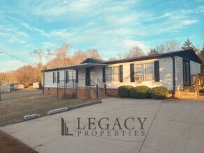 Building Photo - Renovated 3 Bed / 2 Bath Mobile Home – Easley, SC