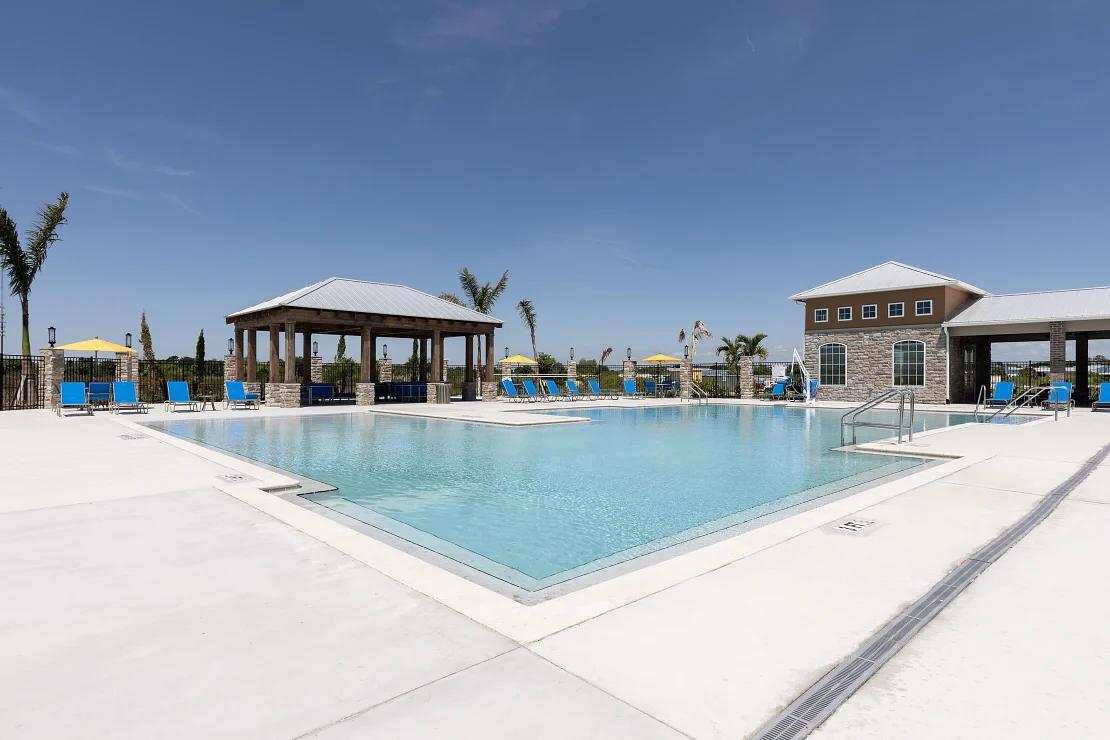 Building Photo - 305 Laredo Dr