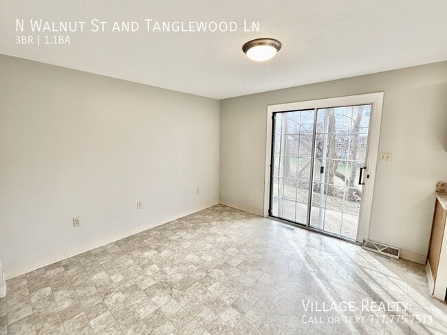 Building Photo - 492 N Walnut St