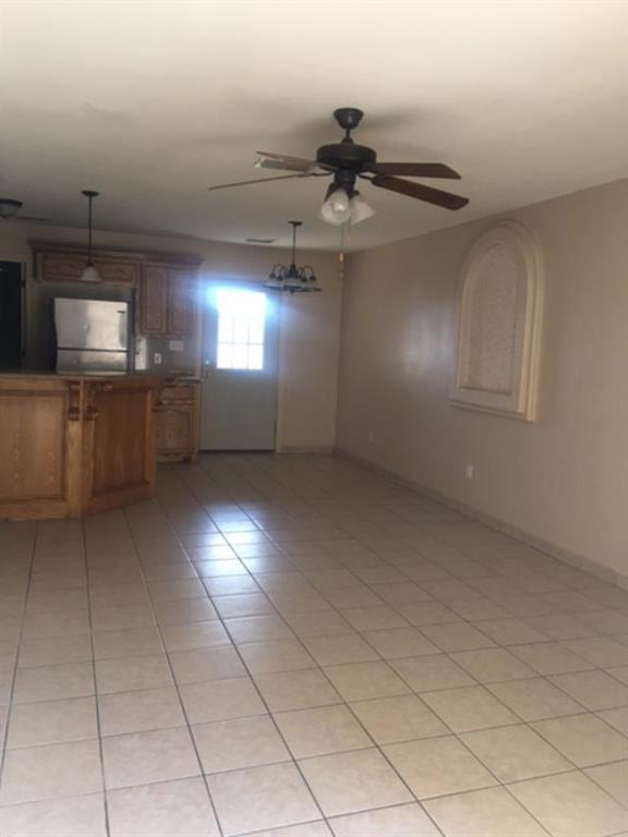 Building Photo - 1402 W Fig Ave