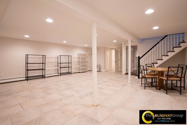 Building Photo - 40 Puddingstone Ln