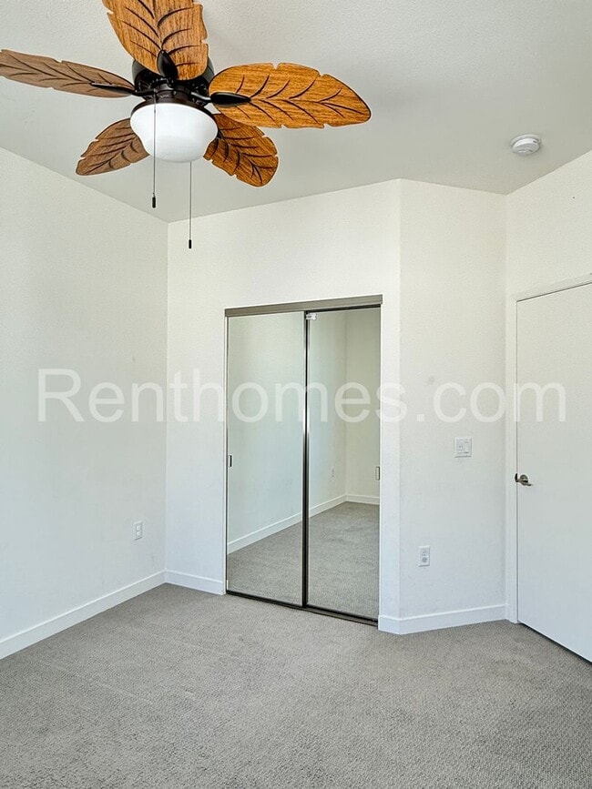 Building Photo - Otay Mesa, 5841 Seacliff Pl #95, LVP Flooring, Quartz Counters, 8 Solar Panels, AC, 2 Car Garage.