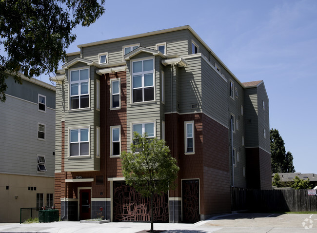 Building Photo - Harmon Gardens Apartments