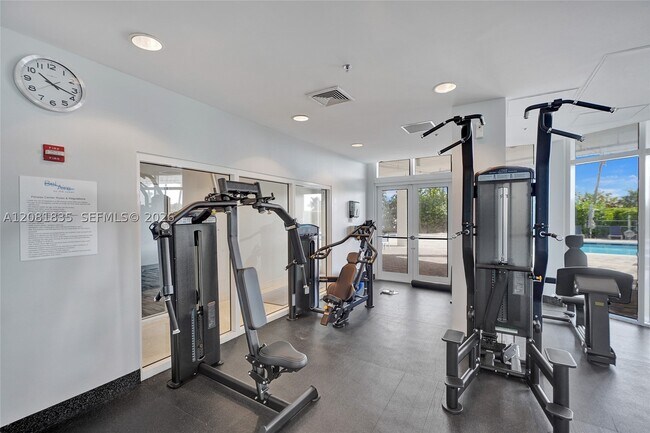 Building Photo - 6515 Collins Ave