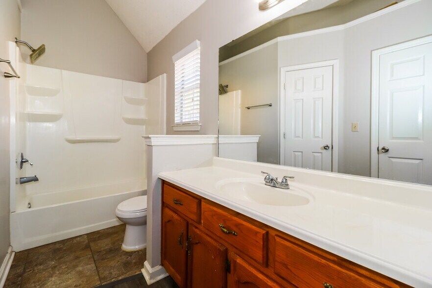 Building Photo - 1247 Trotters Stop Cove