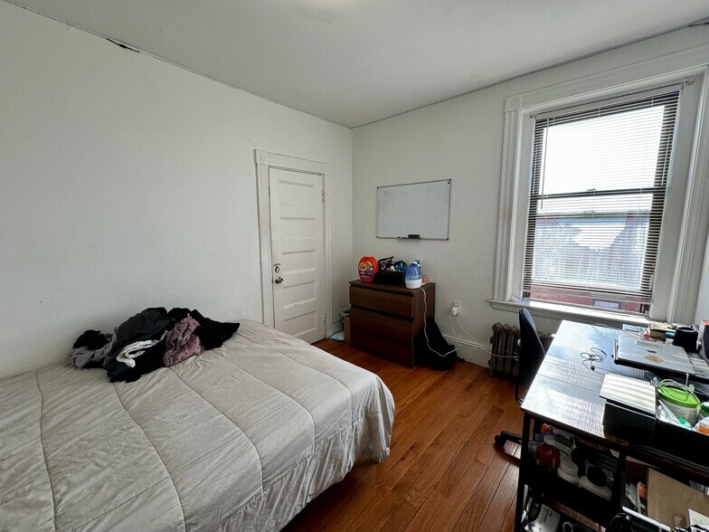 Building Photo - 872 Huntington Ave