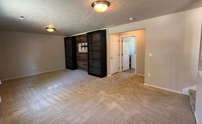 Building Photo - Beautiful 4 Bed, 3.5 Bath Home in Eagle Ridge