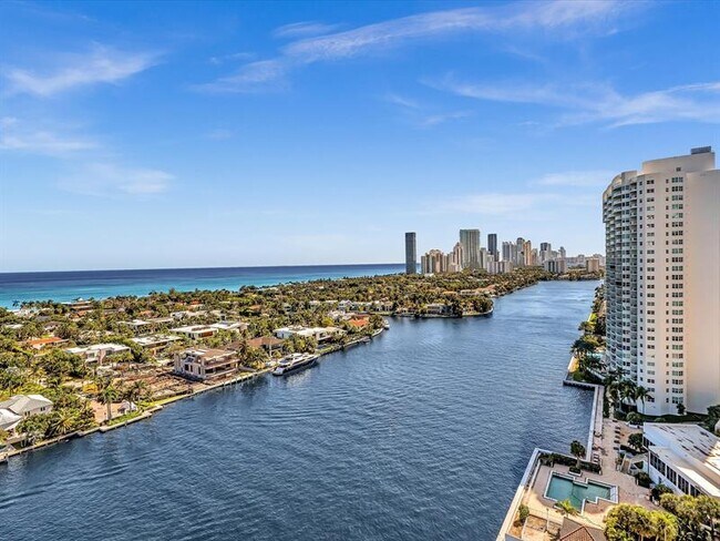 Building Photo - 20515 E Country Club Dr