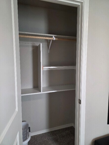 Building Photo - 600 Van Wy